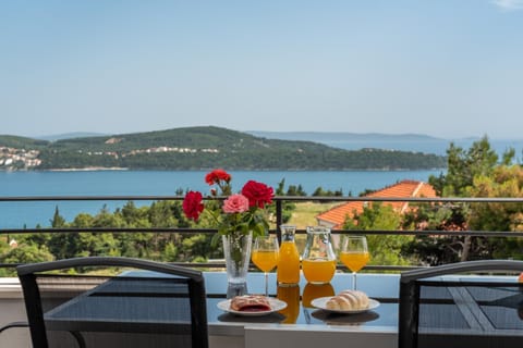 Villa Confido - Luxury 3BR Apartment with Private Pool near Trogir Apartment in Šibenik-Knin County, Croatia