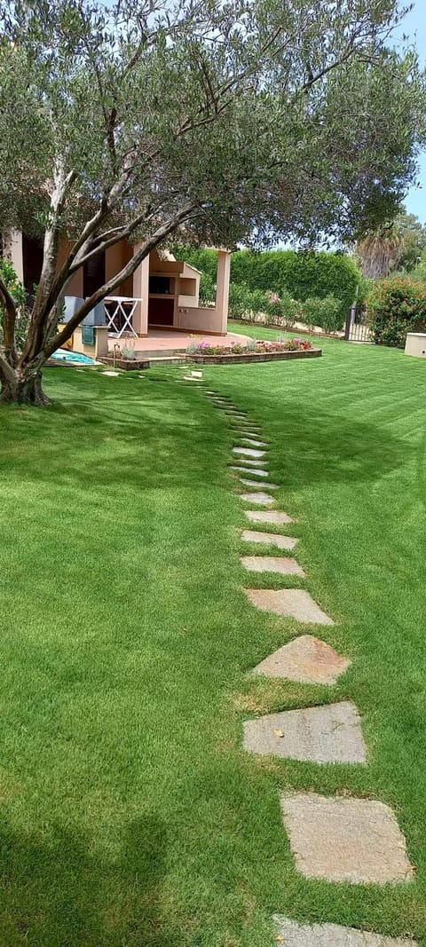 Facade/entrance, Garden, Garden