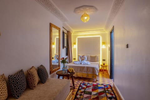 Bed, Photo of the whole room, Seating area, Bedroom