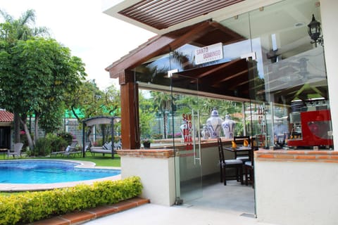 Restaurant/places to eat, Restaurant/places to eat