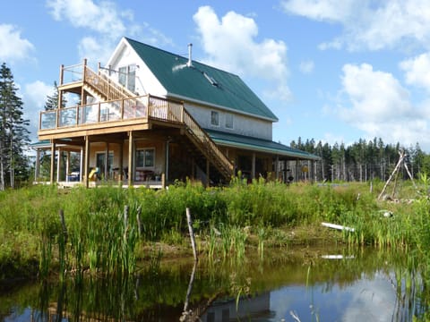 Property building, Patio, Balcony/Terrace, Lake view