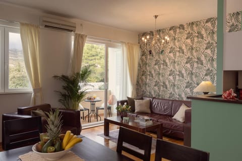 Day, Balcony/Terrace, Living room