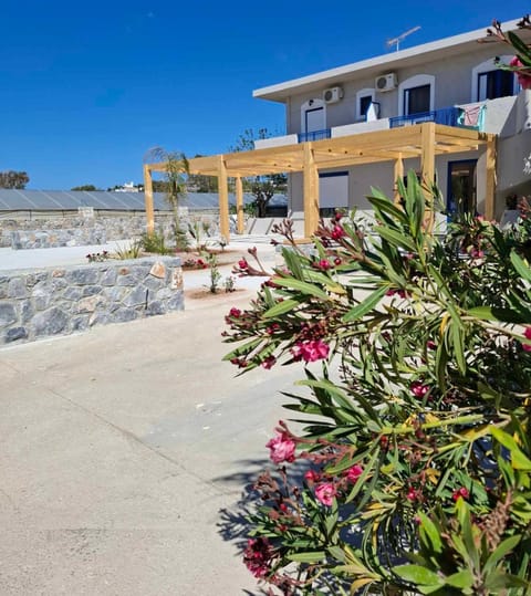 Grammeno Seaside Studios Apartment in Crete