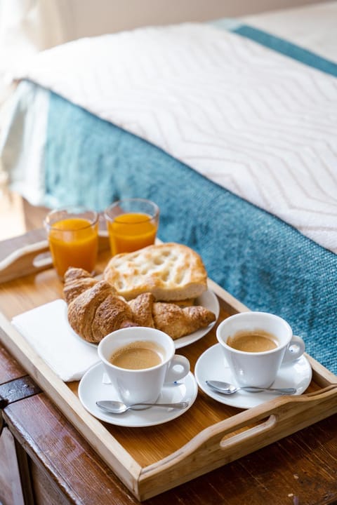 Food and drinks, Breakfast, Continental breakfast