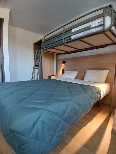 Bed, Photo of the whole room, Bedroom, bunk bed