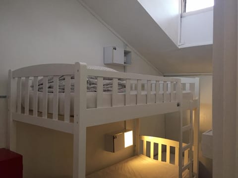 bunk bed