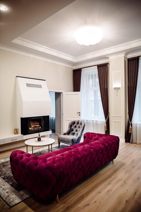 Communal lounge/ TV room, Living room