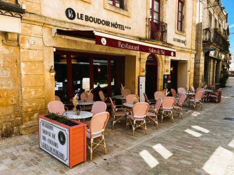 Property building, Restaurant/places to eat