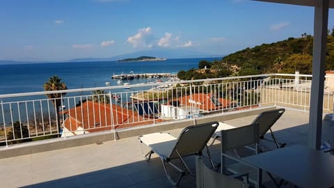 Balcony/Terrace, Landmark view, Mountain view, Sea view