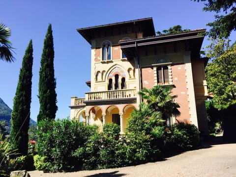 Property building, Day