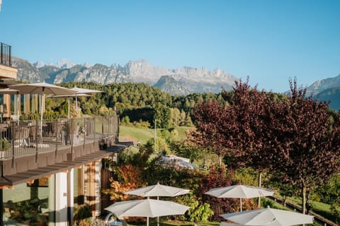 Property building, View (from property/room), Lounge or bar, Mountain view