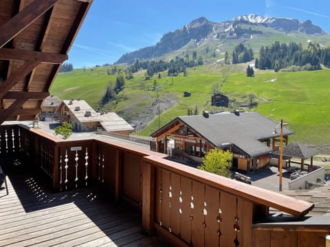 Balcony/Terrace, Mountain view