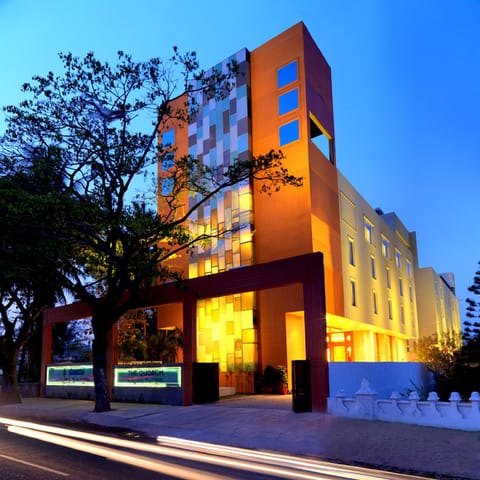 Facade/entrance