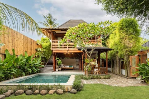 Property building, Garden, Pool view, Swimming pool