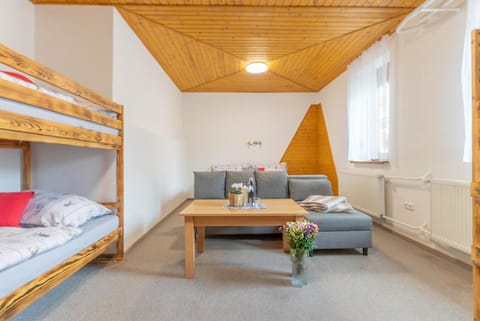 Bed, Photo of the whole room, Seating area, bunk bed, towels