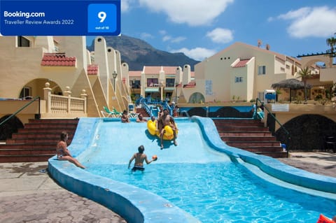 Swimming pool, children, Family