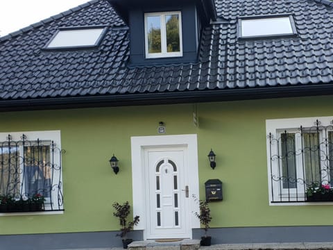 Property building, Facade/entrance