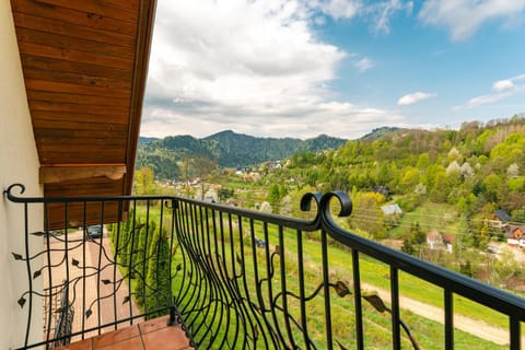 Balcony/Terrace, Garden view, Mountain view