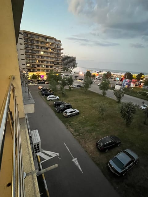 Nightclub / DJ, Balcony/Terrace