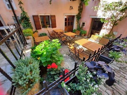 Patio, Spring, Seating area