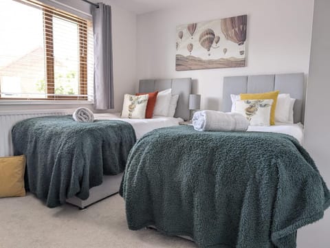 Bed, TV and multimedia, Bedroom, hair dryier, wardrobe