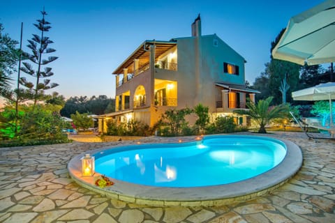 Spring, BBQ facilities, Garden, Balcony/Terrace, Swimming pool, Sunset