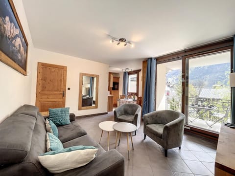 Appartement T3 au Centre de Chamonix avec WIFI et Parking - FR-1-507-3 Apartment in Chamonix