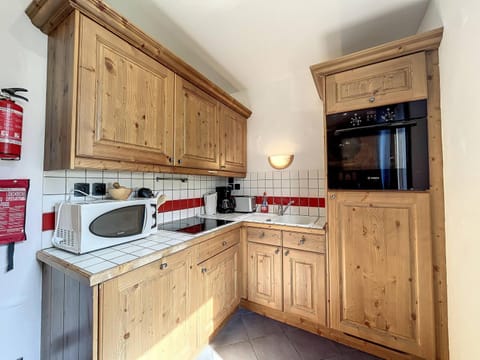 Appartement T3 au Centre de Chamonix avec WIFI et Parking - FR-1-507-3 Apartment in Chamonix