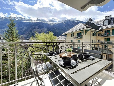 Appartement T3 au Centre de Chamonix avec WIFI et Parking - FR-1-507-3 Apartment in Chamonix
