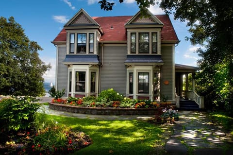 Property building, Day, Garden