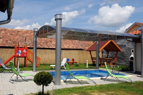Swimming pool, Swimming pool