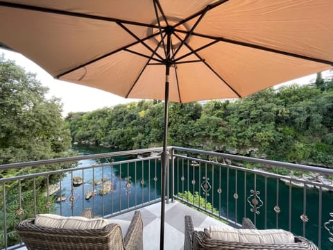 Natural landscape, Balcony/Terrace, River view