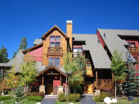 Seasons 1851 by SummitCove Lodging House in Keystone