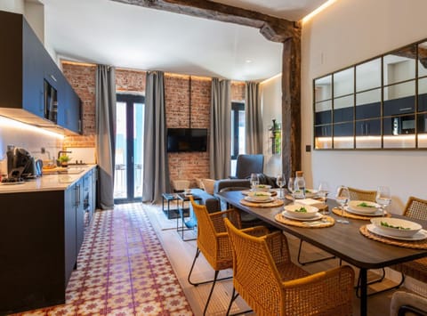 Restaurant/places to eat, Dining area