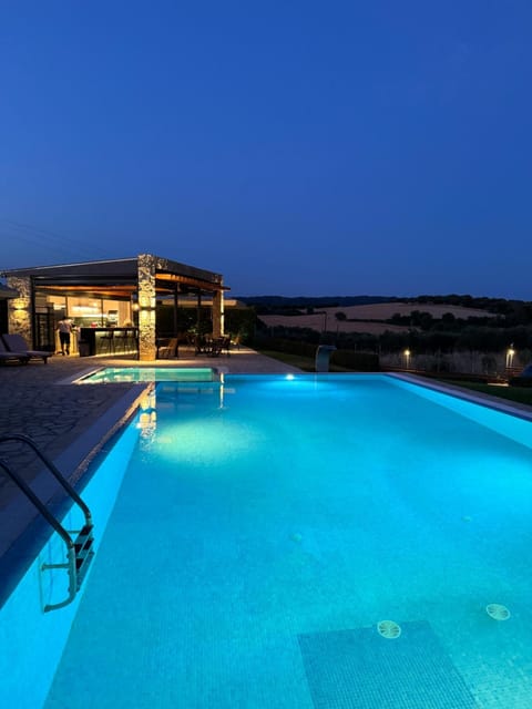 Property building, Restaurant/places to eat, Night, Children play ground, Children play ground, Food and drinks, Food and drinks, Pool view, Swimming pool, Breakfast, Drinks, Drinks, Alcoholic drinks, Alcoholic drinks, Non alcoholic drinks, Non alcoholic drinks, sunbed