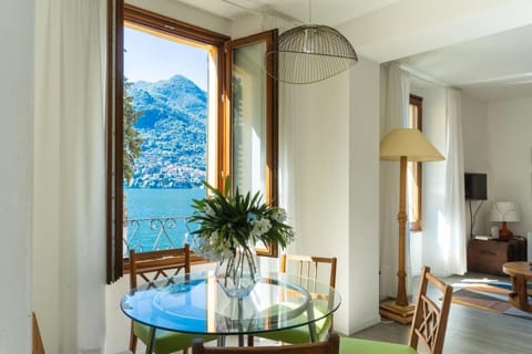 Living room, Mountain view