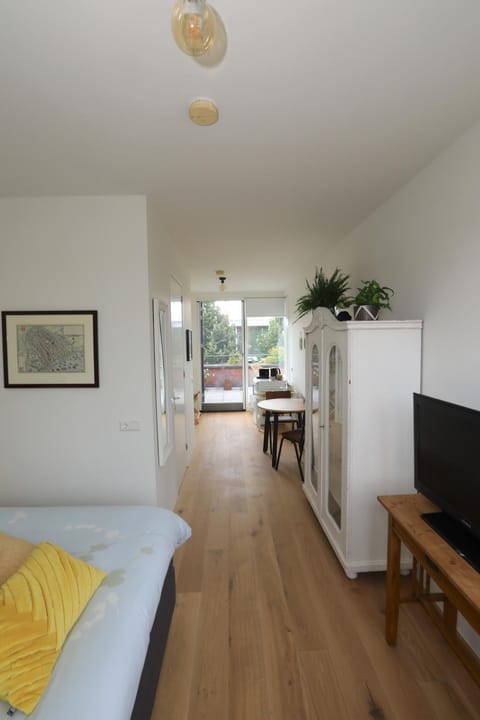 Coffee/tea facilities, Seating area, Dining area, Bedroom