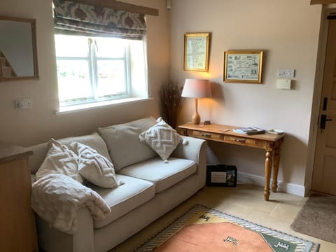 The Retreat, Clematis cottages, Stamford House in South Kesteven District