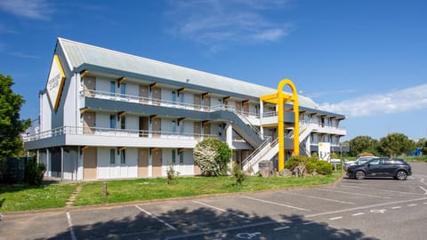 Property building, Day, Parking