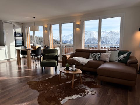 Living room, Seating area, Mountain view
