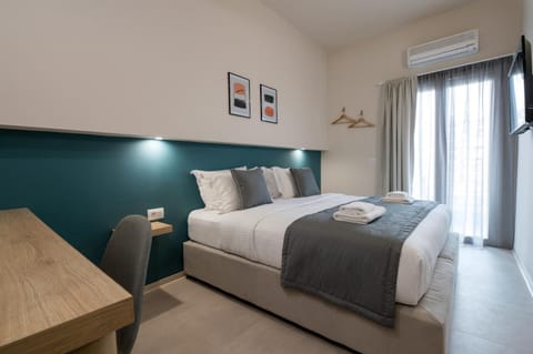 Bed, Other, Photo of the whole room, Decorative detail