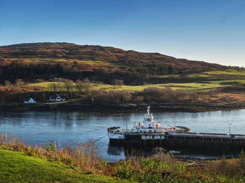 White Watch Apartment in Scotland