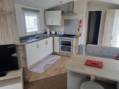 8 Berth 3 Bed PG213 on the Golden Palm Apartment in Chapel Saint Leonards