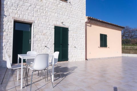 S210 - Sirolo, nuovissimo bilocale vista mare al primo piano Apartment in Sirolo