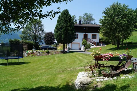 Property building, Day, Garden