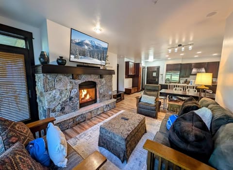 Lone Eagle 3001 by SummitCove Lodging House in Keystone