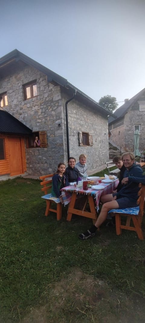 Prenociste B&M - Lukomir Apartment in Federation of Bosnia and Herzegovina