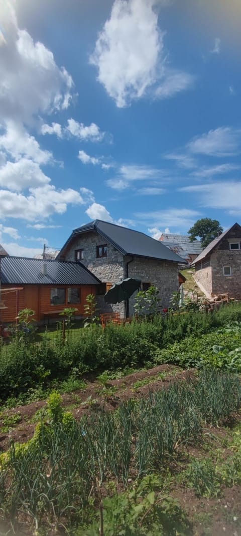 Prenociste B&M - Lukomir Apartment in Federation of Bosnia and Herzegovina