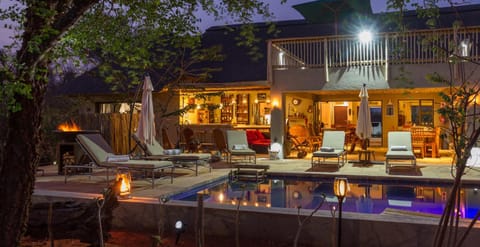 Patio, Restaurant/places to eat, Garden, Balcony/Terrace, Lounge or bar, Decorative detail, Pool view, Swimming pool