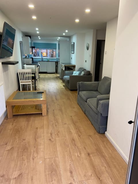 Corporate Large Modern 4 to 5 Bedroom House House in East Hertfordshire District